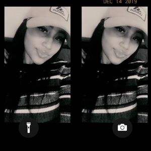 Meet your Posher, Alanis